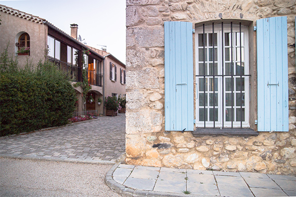 Enrochement habillement murs et façades près de Toulon