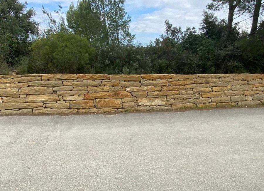Travaux d'enrochement à Toulon
